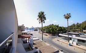 Phaedrus Living - Seaside Executive Flat Harbour 101